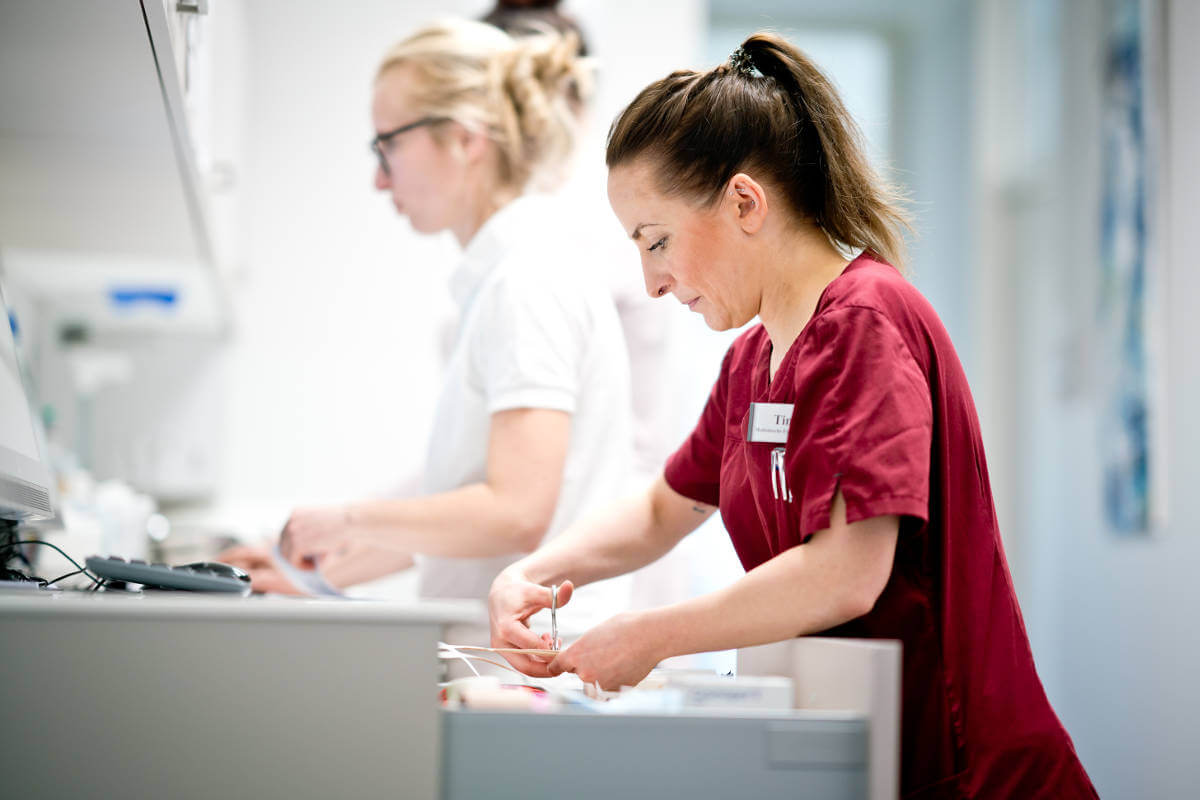 Praxisteam bei der Arbeit im Chirurgicum Berlin
